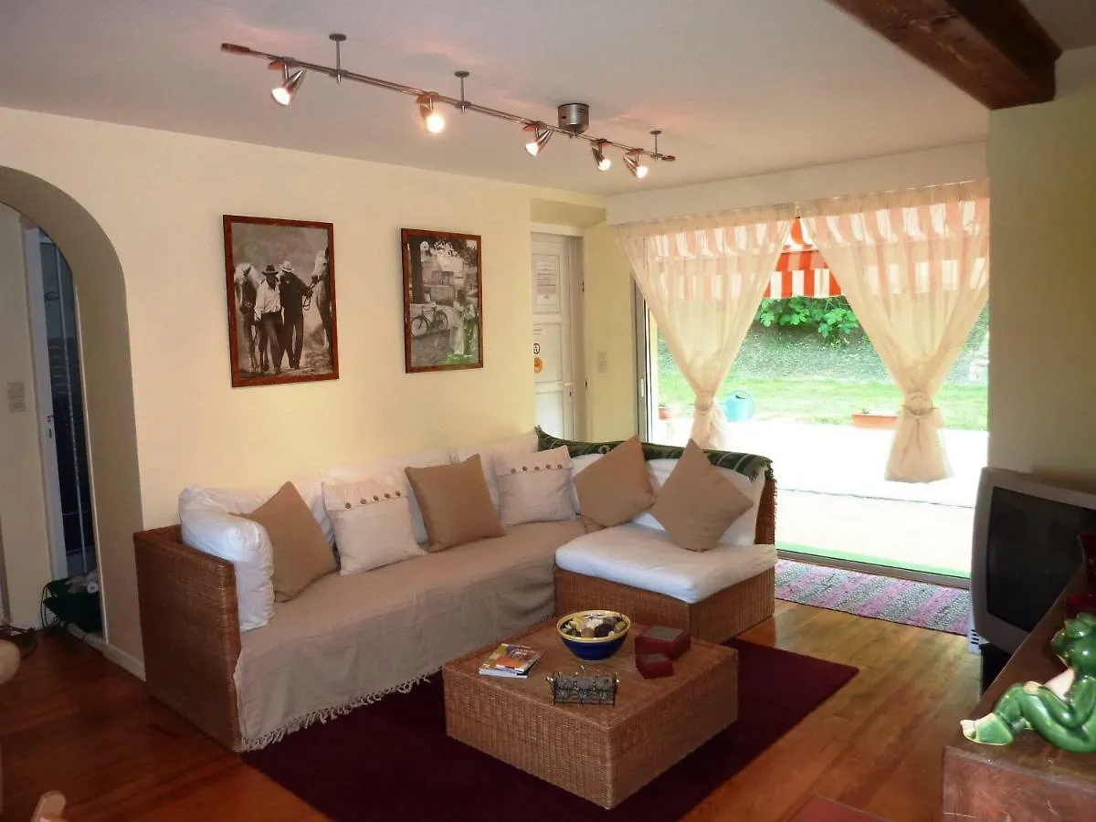 Cottages Melanie & Menezil Loubens  Holiday home